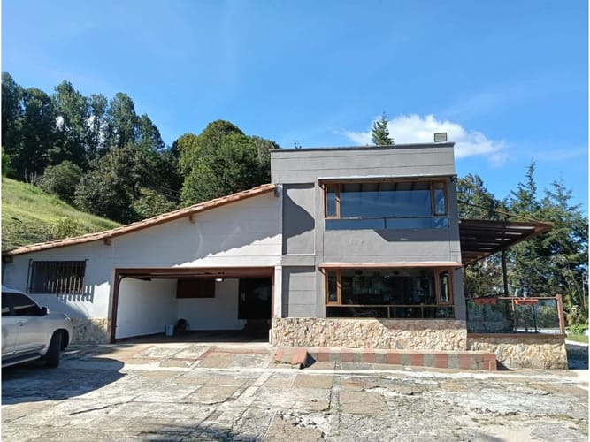 Casa de 3 alcobas en venta en Sajonia, Rionegro, 800 m² · foto 2 de 24