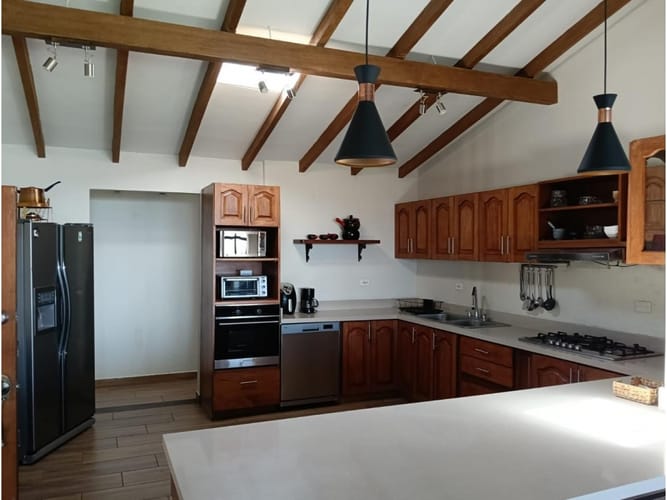Casa de 3 alcobas en venta en Sajonia, Rionegro, 800 m² · foto 6 de 24