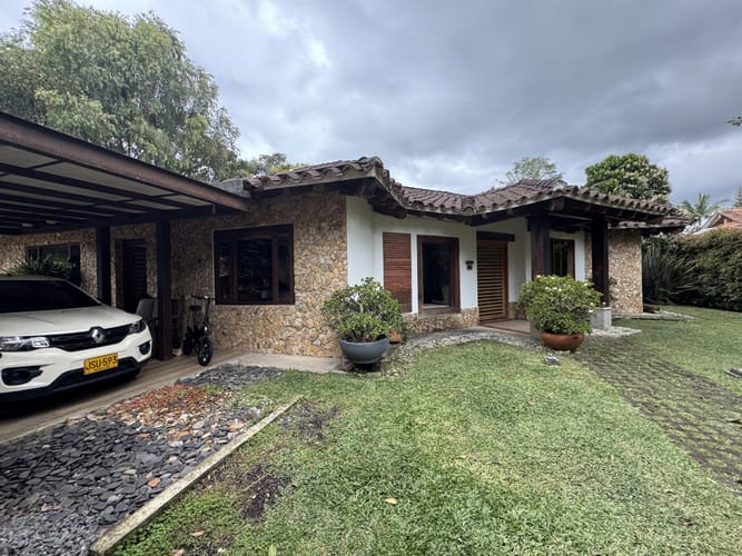 Casa de 4 alcobas en venta en Aeropuerto, Rionegro, 304 m² · foto 3 de 21