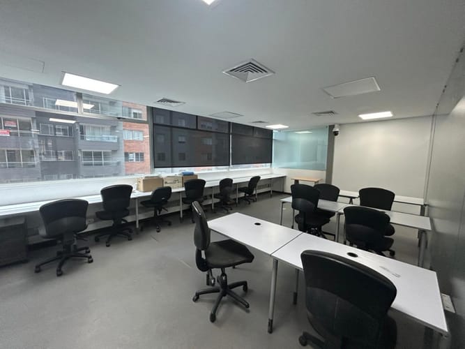 Oficina en arriendo en Villa Carlota, Medellín, 509 m² · foto 2 de 24