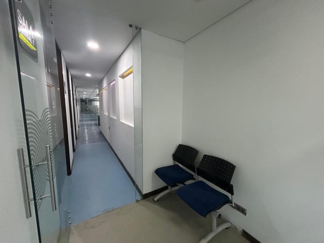 Oficina en arriendo en Villa Carlota, Medellín, 509 m² · foto 8 de 24