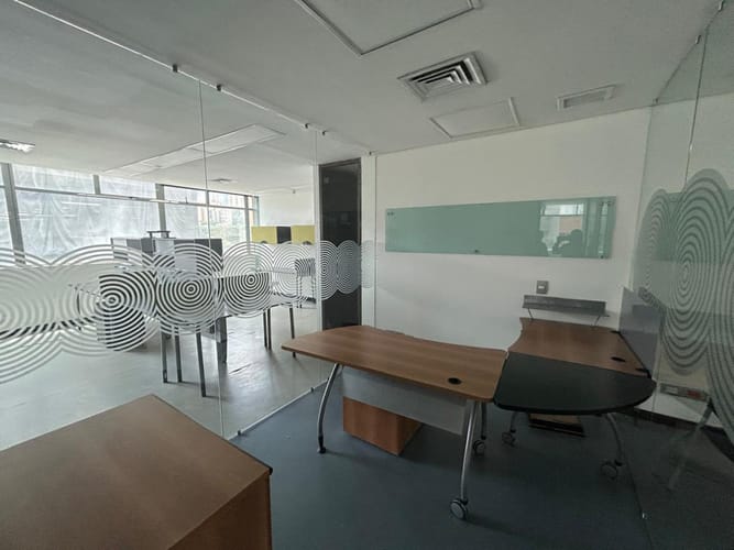 Oficina en arriendo en Villa Carlota, Medellín, 509 m² · foto 11 de 24