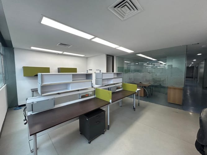 Oficina en arriendo en Villa Carlota, Medellín, 509 m² · foto 15 de 24