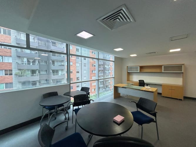 Oficina en arriendo en Villa Carlota, Medellín, 509 m² · foto 16 de 24