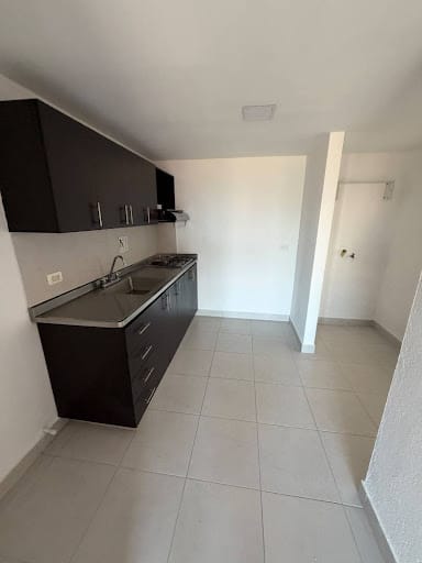 Apartamento de 2 alcobas en venta en Gualanday, Rionegro, 73 m² · foto 2 de 9