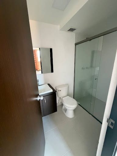 Apartamento de 2 alcobas en venta en Gualanday, Rionegro, 73 m² · foto 5 de 9