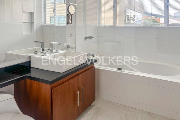 Apartamento de 1 alcoba en arriendo en Santa Barbara, Bogotá, 88 m² · foto 10 de 11