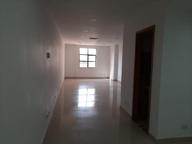 Oficina en venta en La Florida, Medellín, 50 m² · foto 2 de 6