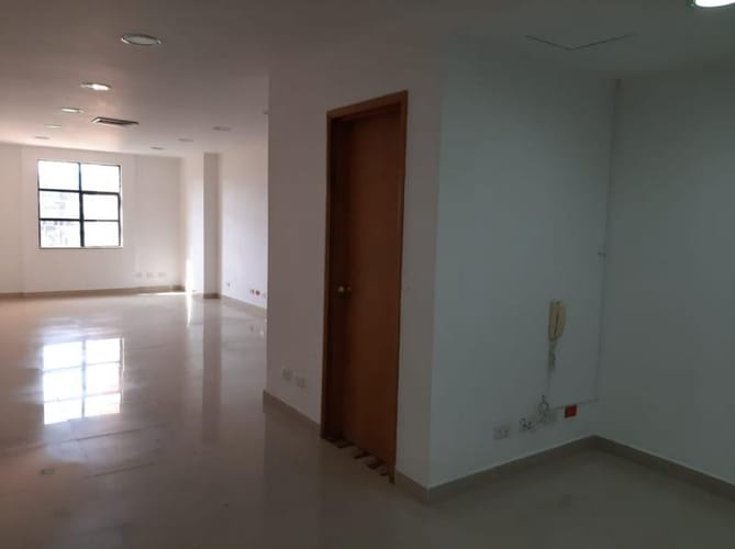 Oficina en venta en La Florida, Medellín, 50 m² · foto 5 de 6