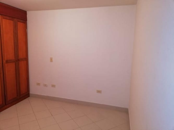 Apartamento de 2 alcobas en arriendo en San Jose, Itagüí, 75 m² · foto 2 de 7