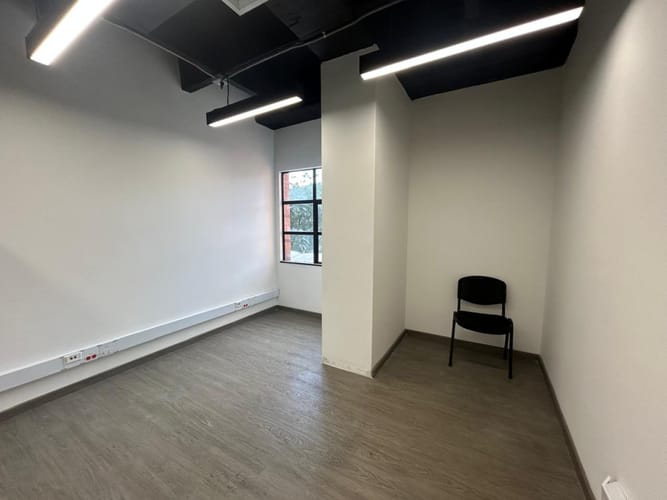 Oficina en arriendo en Milla De Oro, Medellín, 48 m² · foto 3 de 8