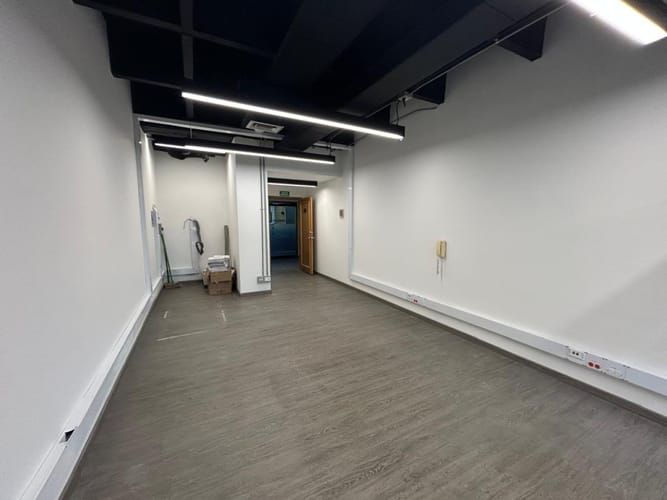 Oficina en arriendo en Milla De Oro, Medellín, 48 m² · foto 6 de 8