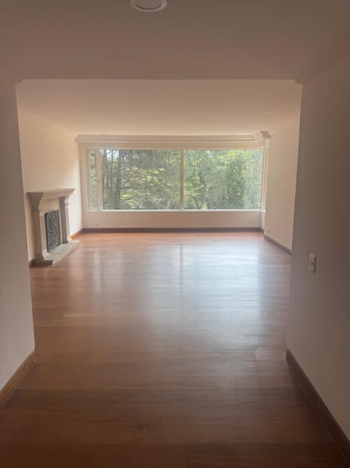 Apartamento de 3 alcobas en venta en La Cabrera, Bogotá, 236 m² · foto 3 de 21