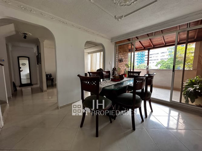 Apartamento de 4 alcobas en venta en Mejoras Publicas, Bucaramanga, 178 m² · foto 2 de 17