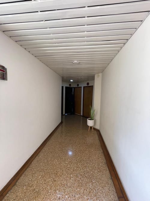 Oficina en venta en La Alpujarra, Medellín, 45 m² · foto 3 de 6