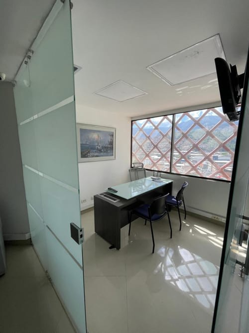 Oficina en venta en La Alpujarra, Medellín, 45 m² · foto 4 de 6