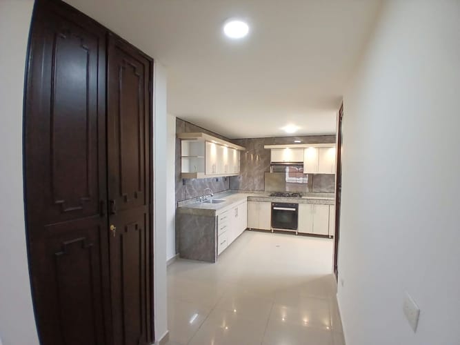 Apartamento de 3 alcobas en arriendo en San Vicente, Cali, 127 m² · foto 4 de 24