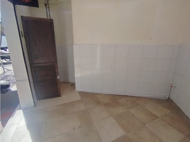 Local en arriendo en La Gloria, Medellín, 12 m² · foto 5 de 15