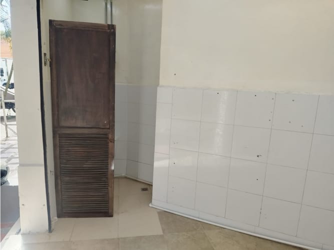 Local en arriendo en La Gloria, Medellín, 12 m² · foto 7 de 15