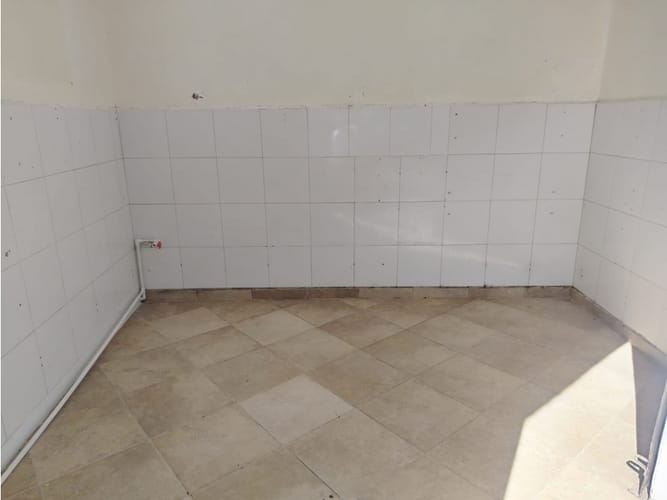 Local en arriendo en La Gloria, Medellín, 12 m² · foto 8 de 15
