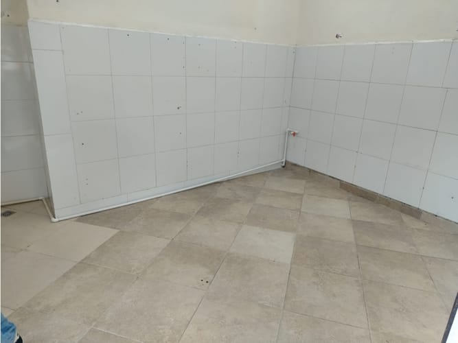 Local en arriendo en La Gloria, Medellín, 12 m² · foto 11 de 15