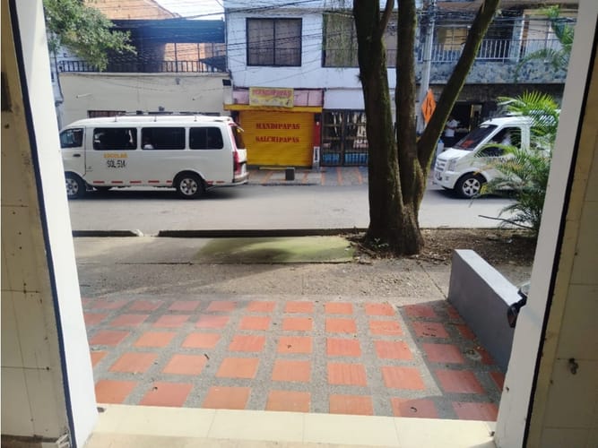Local en arriendo en La Gloria, Medellín, 12 m² · foto 15 de 15