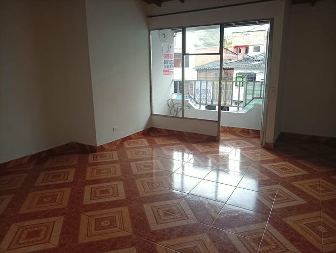 Apartamento de 2 alcobas en arriendo en La Milagrosa, Medellín, 60 m² · foto 10 de 14