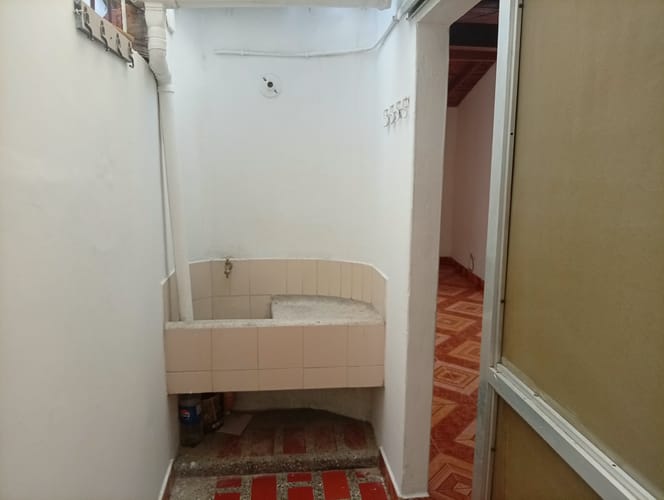 Apartamento de 2 alcobas en arriendo en La Milagrosa, Medellín, 60 m² · foto 12 de 14