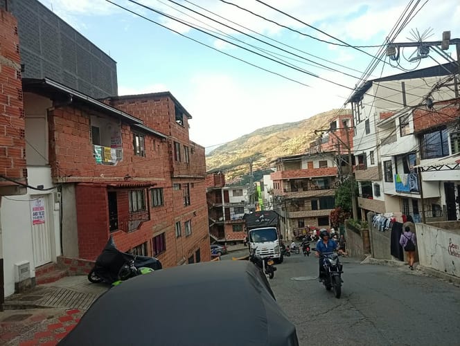 Apartamento de 2 alcobas en arriendo en La Milagrosa, Medellín, 60 m² · foto 13 de 14