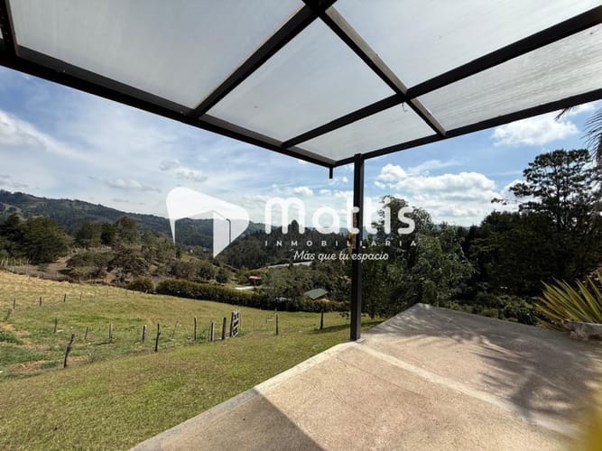 Finca en venta en Guapante, Guarne, 285 m² · foto 11 de 24