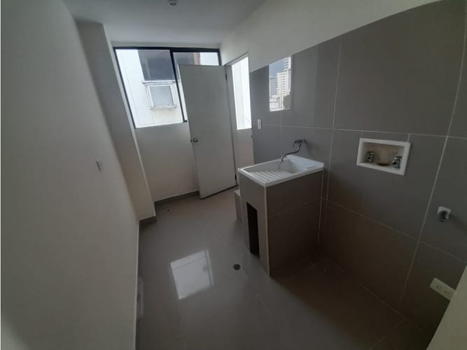 Apartamento de 3 alcobas en arriendo en Manga, Cartagena, 110 m² · foto 17 de 18