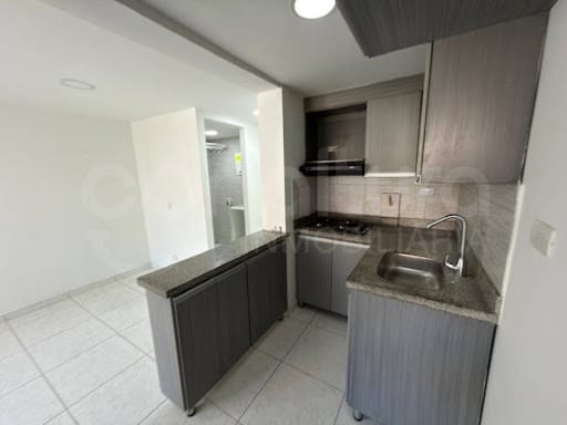 Apartamento de 3 alcobas en venta en Pajarito, Medellín, 50 m² · foto 1 de 17