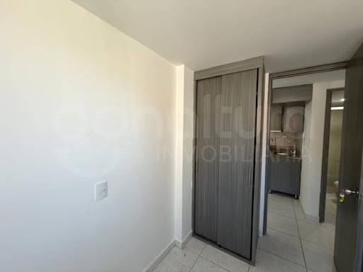 Apartamento de 3 alcobas en venta en Pajarito, Medellín, 50 m² · foto 6 de 17