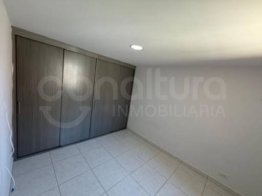 Apartamento de 3 alcobas en venta en Pajarito, Medellín, 50 m² · foto 10 de 17