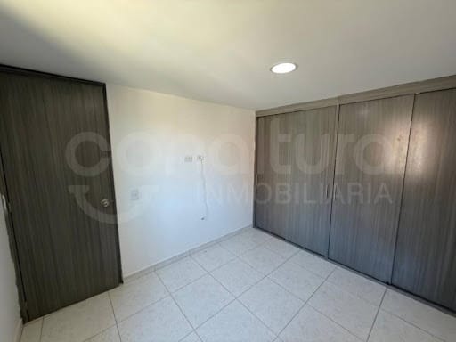Apartamento de 3 alcobas en venta en Pajarito, Medellín, 50 m² · foto 12 de 17