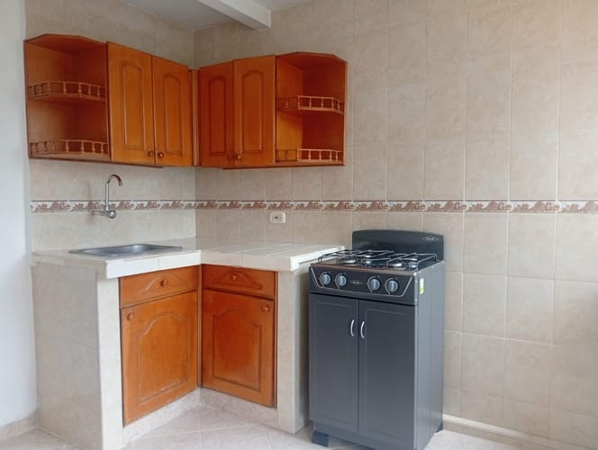 Apartamento de 2 alcobas en arriendo en Los Cerros - El Vergel, Medellín, 38 m² · foto 5 de 11