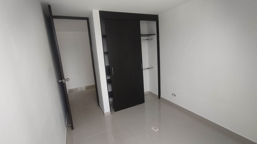 Apartamento de 3 alcobas en arriendo en Los Colores, Medellín, 87 m² · foto 4 de 24