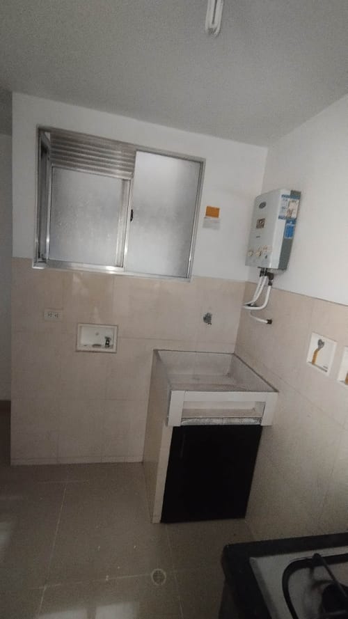 Apartamento de 3 alcobas en arriendo en Los Colores, Medellín, 87 m² · foto 5 de 24
