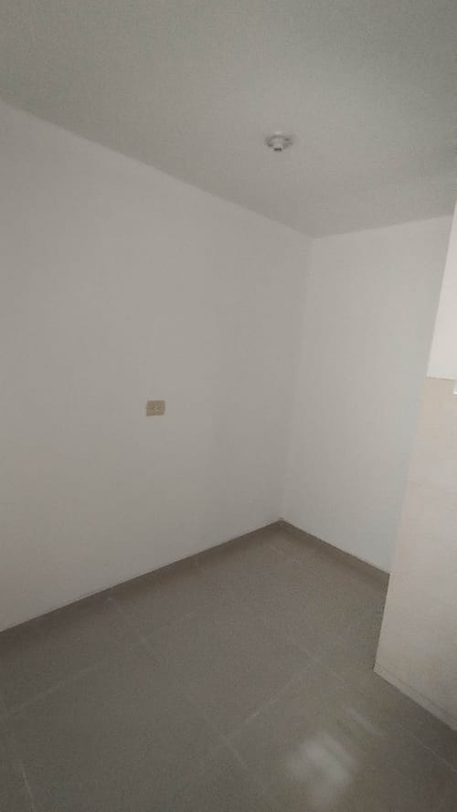 Apartamento de 3 alcobas en arriendo en Los Colores, Medellín, 87 m² · foto 6 de 24