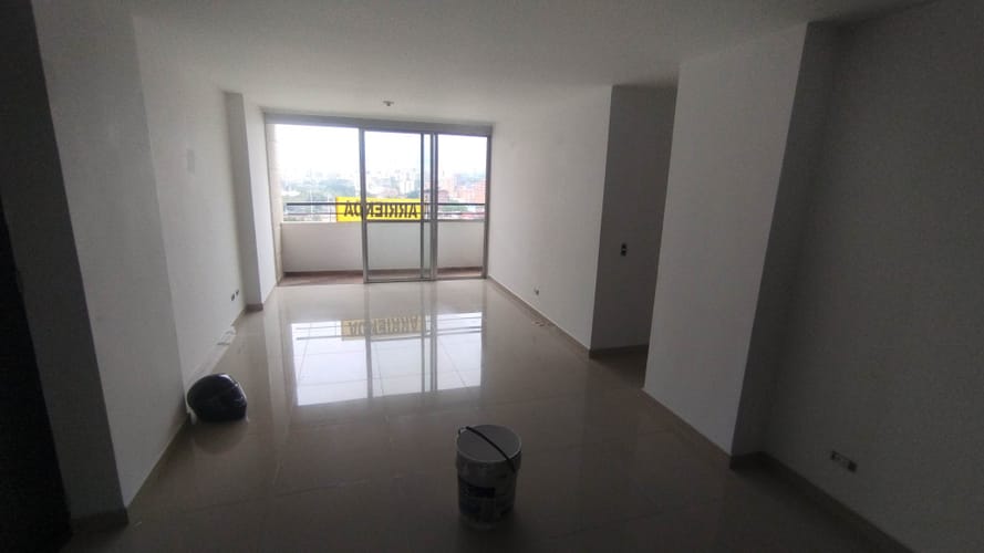 Apartamento de 3 alcobas en arriendo en Los Colores, Medellín, 87 m² · foto 12 de 24