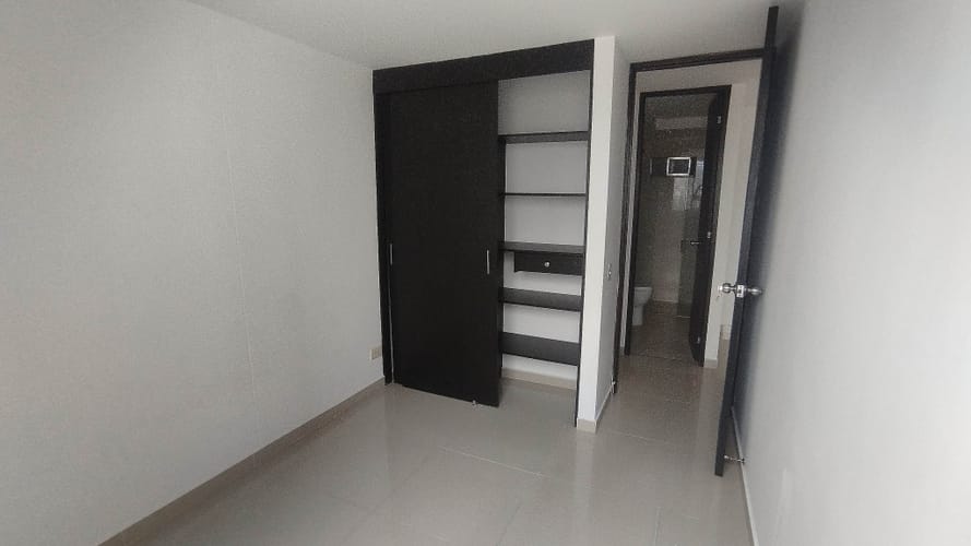 Apartamento de 3 alcobas en arriendo en Los Colores, Medellín, 87 m² · foto 16 de 24