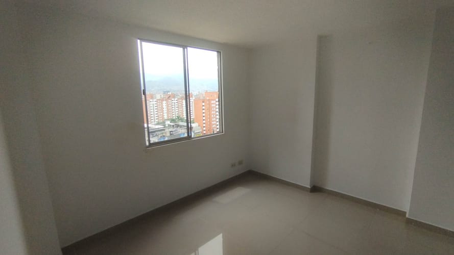 Apartamento de 3 alcobas en arriendo en Los Colores, Medellín, 87 m² · foto 17 de 24