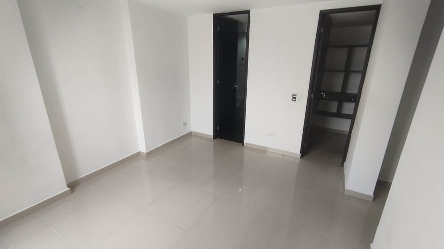 Apartamento de 3 alcobas en arriendo en Los Colores, Medellín, 87 m² · foto 18 de 24
