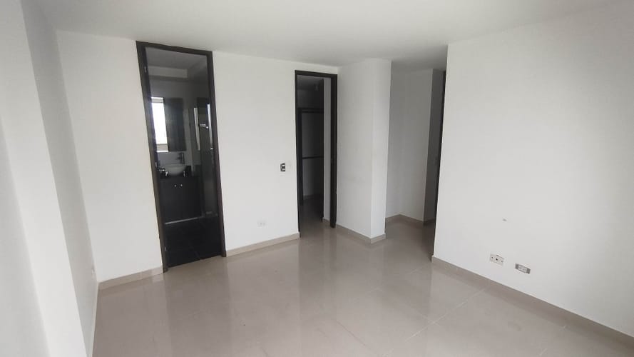 Apartamento de 3 alcobas en arriendo en Los Colores, Medellín, 87 m² · foto 19 de 24