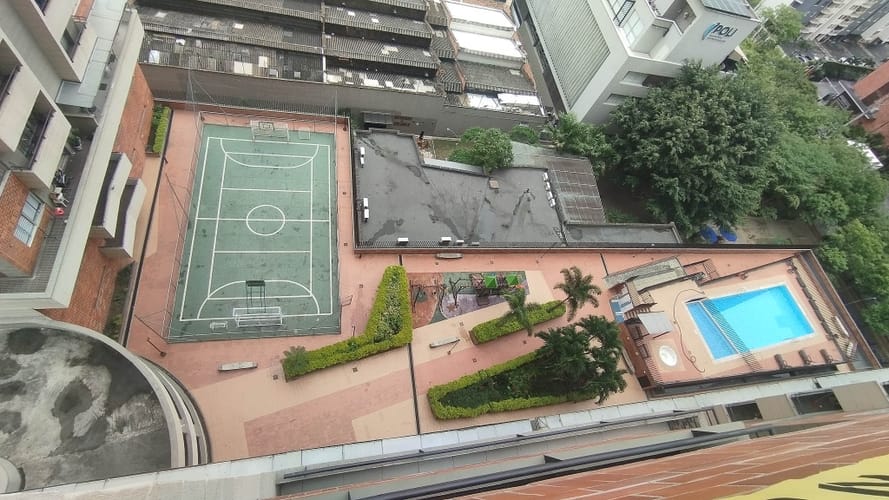 Apartamento de 3 alcobas en arriendo en Los Colores, Medellín, 87 m² · foto 24 de 24