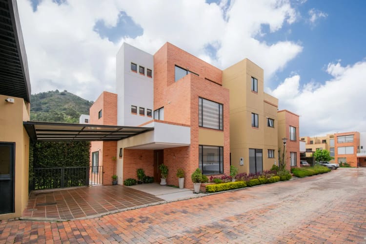Casa de 4 alcobas en venta en Fonquetá, Chía, 217 m² · foto 1 de 20