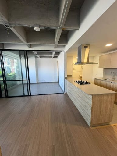 Apartaestudio en arriendo en Loma Del Escobero, Envigado, 72 m² · foto 3 de 9