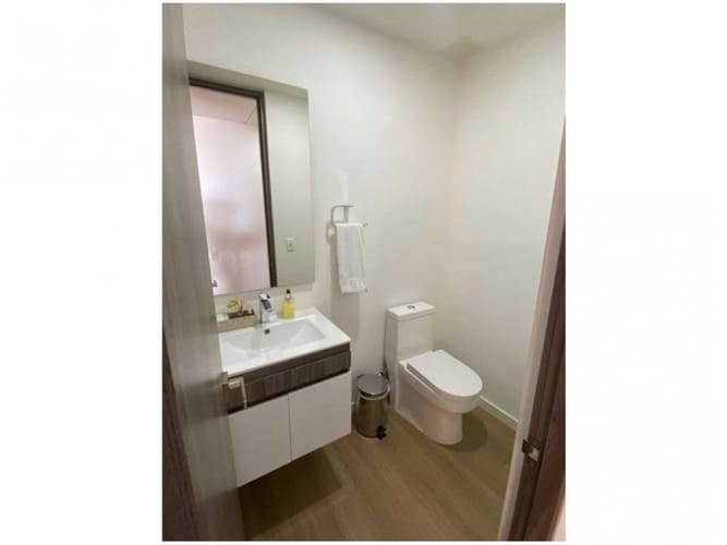 Apartamento de 3 alcobas en venta en Loma De Las Brujas, Envigado, 182 m² · foto 3 de 20