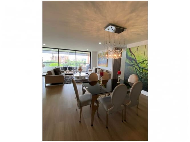 Apartamento de 3 alcobas en venta en Loma De Las Brujas, Envigado, 182 m² · foto 5 de 20