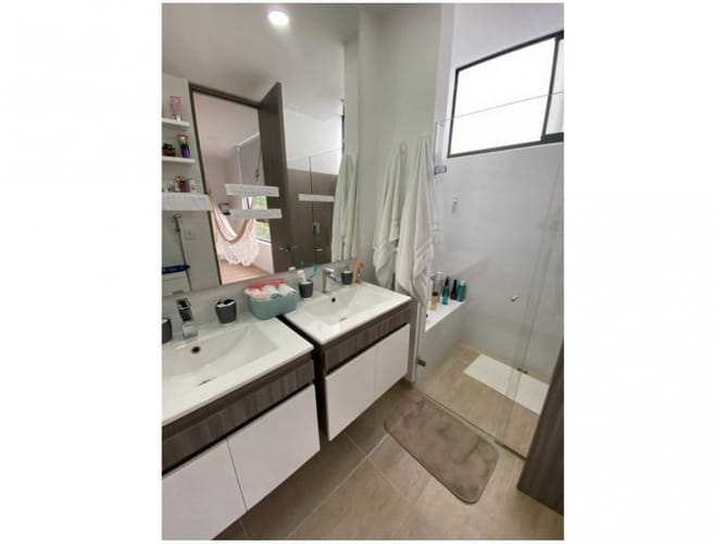 Apartamento de 3 alcobas en venta en Loma De Las Brujas, Envigado, 182 m² · foto 8 de 20